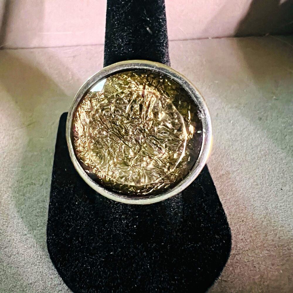 Vintage Two-Tone Silver Gold Textured Round Dome Stretchy Cocktail Ring Size 7